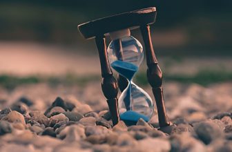 ΧΡΟΝΟΣ ΚΑΙ ΑΙΩΝΙΟΤΗΤΑ / Tου Βασιλείου Χ. Στεργιούλη+