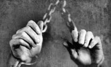 Πώς φοράμε χειροπέδες στο παιδί μας πολύ πριν το κάνουν άλλοι…*